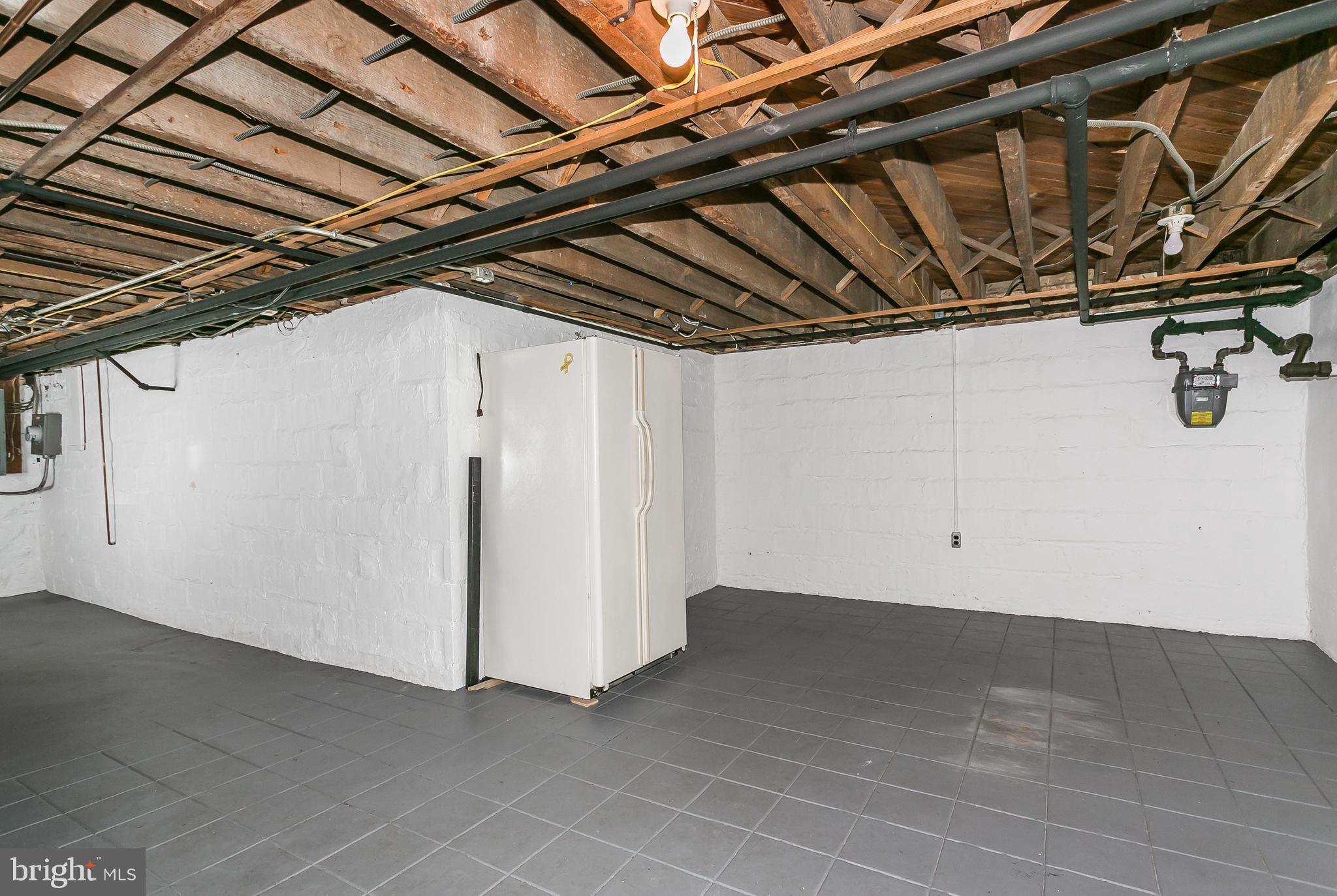 3723 Rexmere Road Baltimore, MD 21218 - Photo 25 of 30 Beer frig included!
