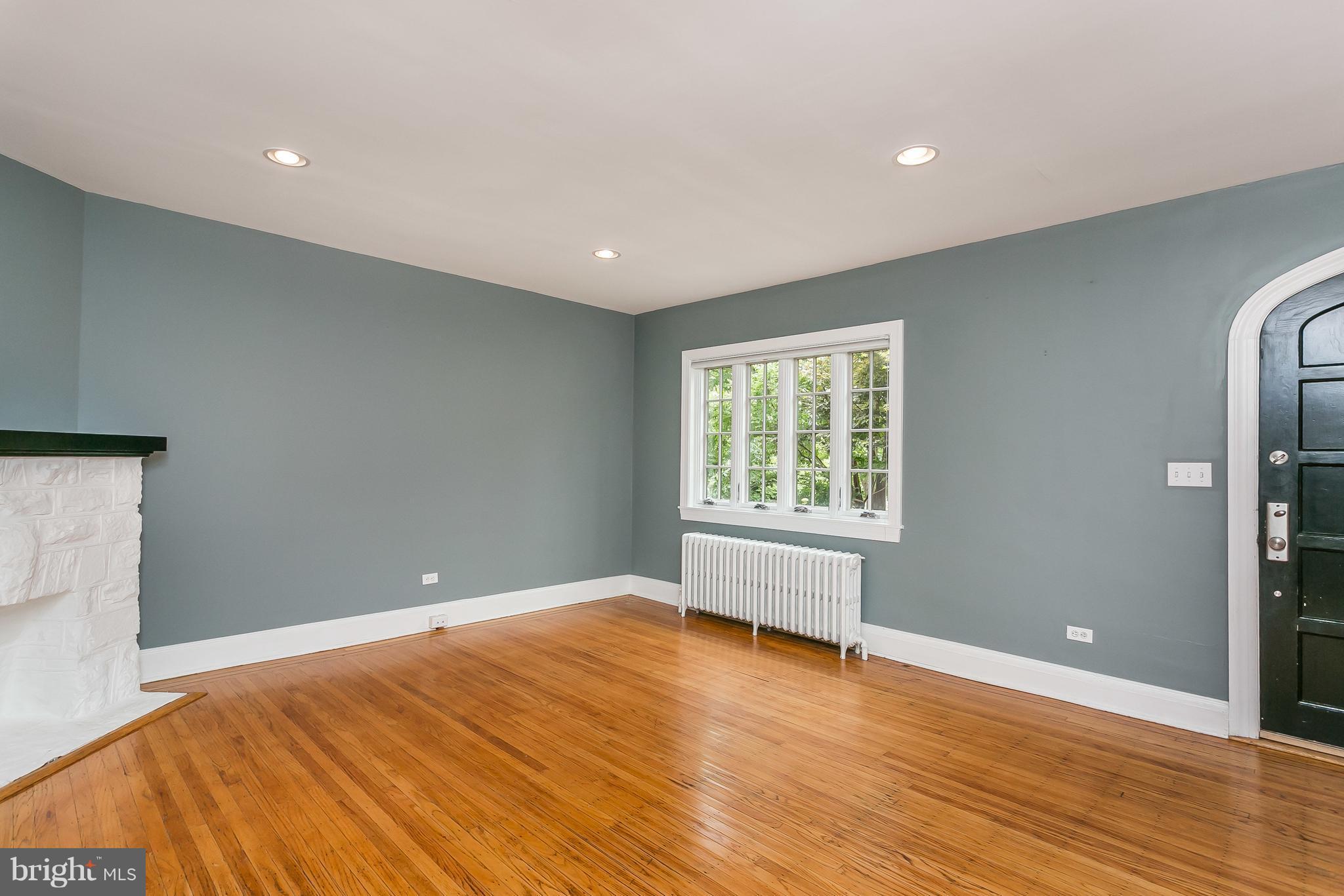 3723 Rexmere Road Baltimore, MD 21218 - Photo 7 of 30 A truly beautiful color scheme.