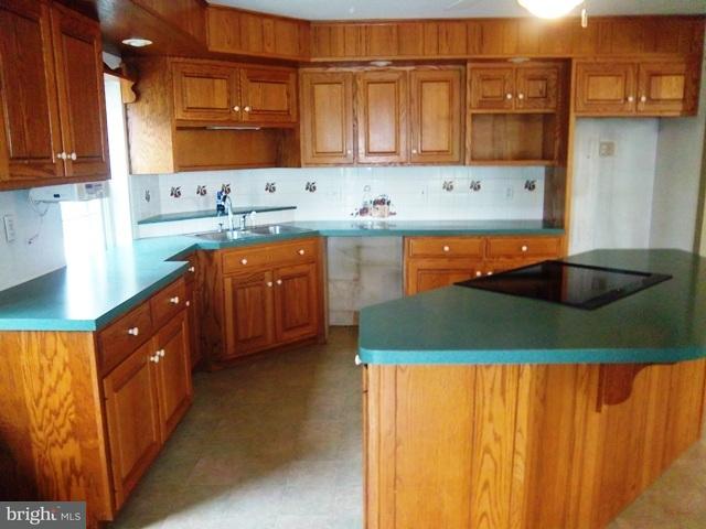 1078 Mount Joy Road Manheim, PA 17545 - Photo 4 of 18