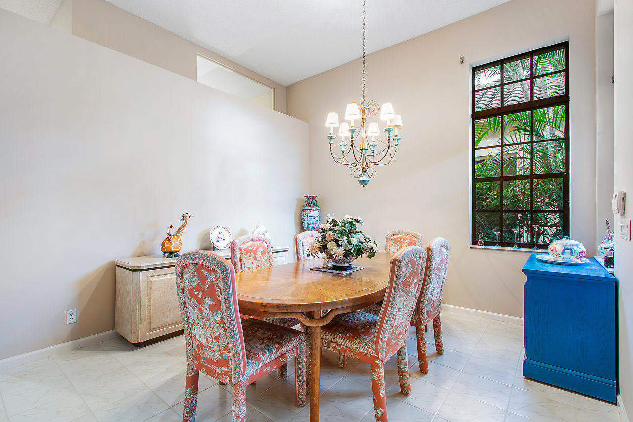 2421 Northwest 64th Street Boca Raton, FL 33496 - Photo 4 of 40 Dining area