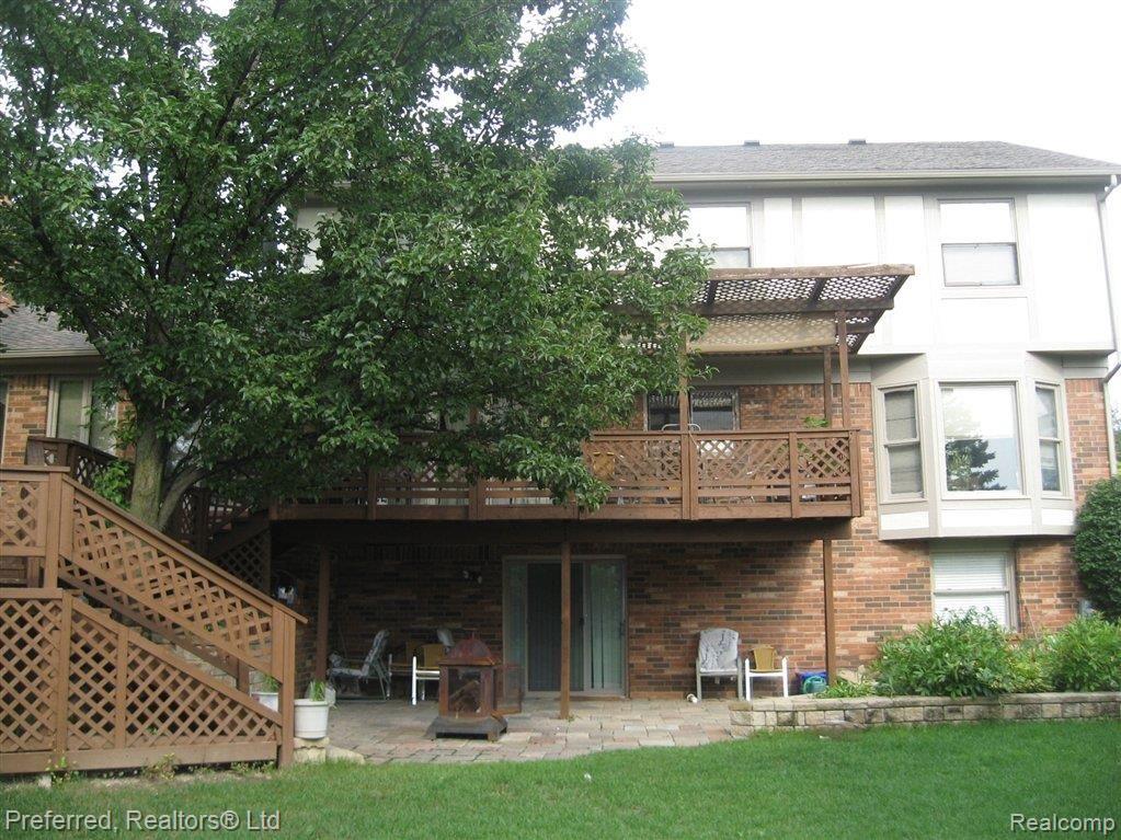 373 Shellbourne Drive Rochester, MI 48309 - Photo 22 of 25 patio off walk out.jpg