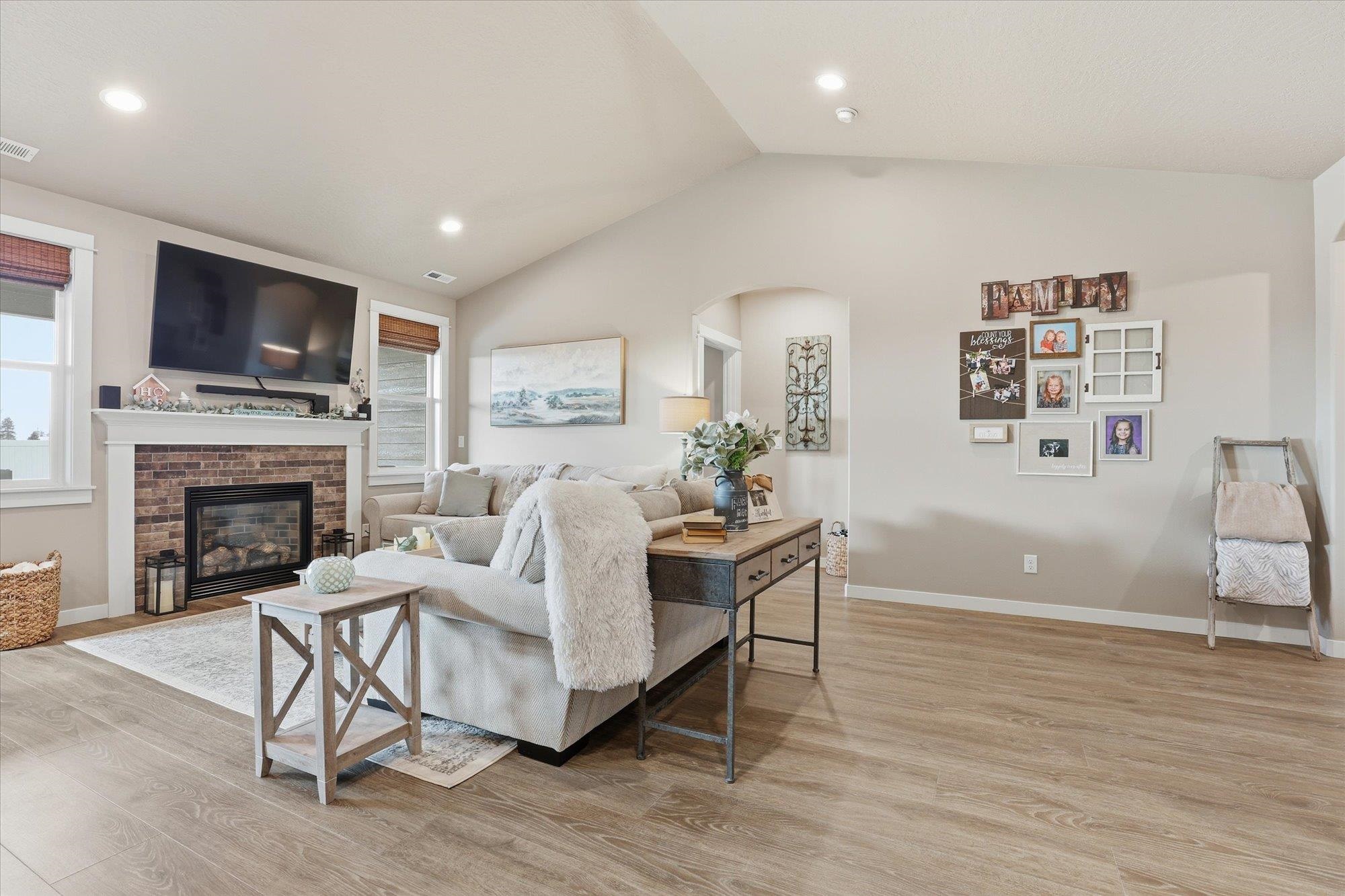 5706 South Mabel Road Spokane, WA 99224 - Photo 6 of 32