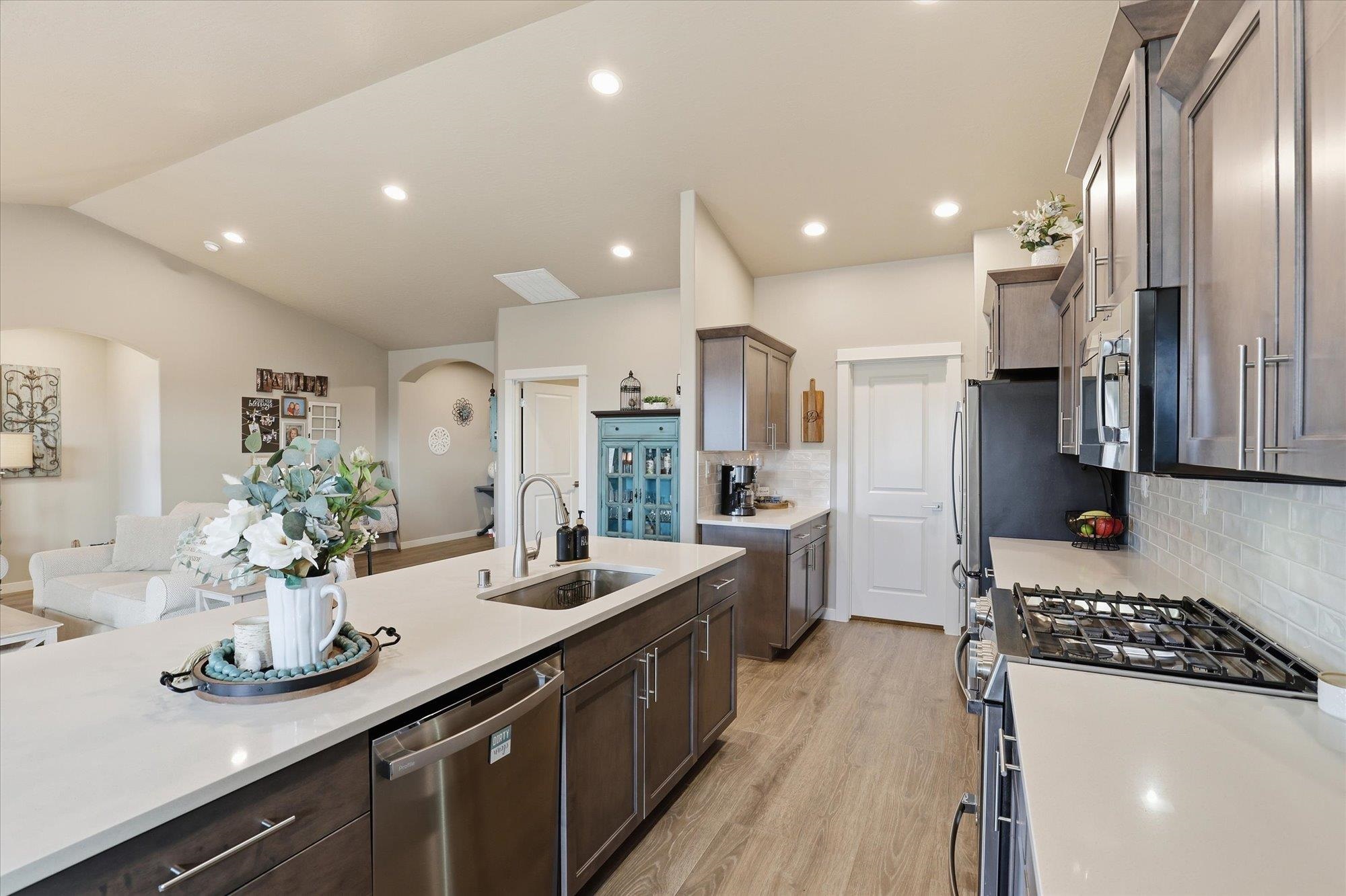 5706 South Mabel Road Spokane, WA 99224 - Photo 9 of 32