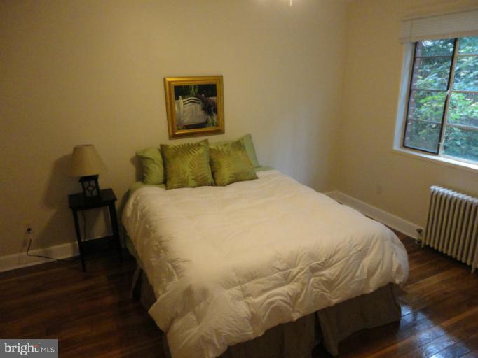 Bedroom (Master)
