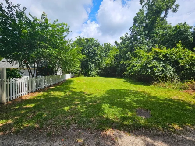 $119,000 | 310 Drayton Street, McClellanville, SC 29458