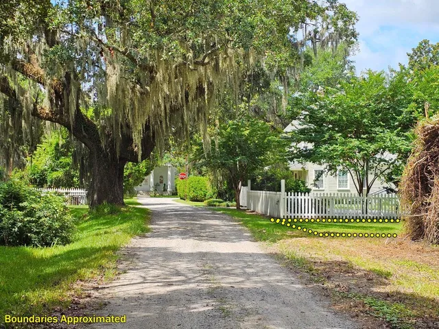 $119,000 | 310 Drayton Street, McClellanville, SC 29458