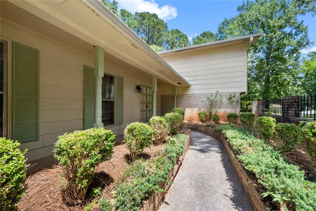 4000 Pinehurst Place Decatur, GA 30034 - Photo 2 of 38