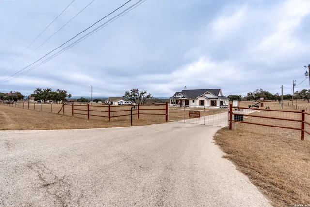 $660,000 | 33 Greco Bend, Boerne, TX 78006