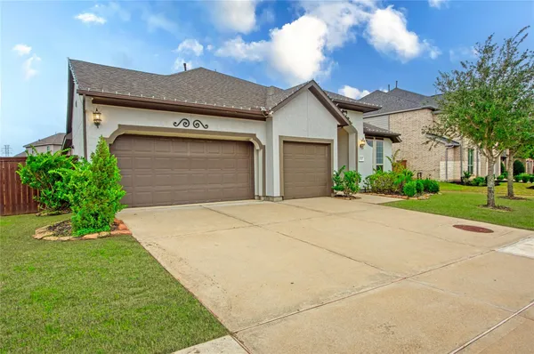 $549,000 | 6919 Red Oak Drive, Katy, TX 77493