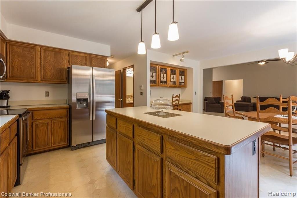 19 Sugar Pine Road Rochester Hills, MI 48309 - Photo 14 of 35