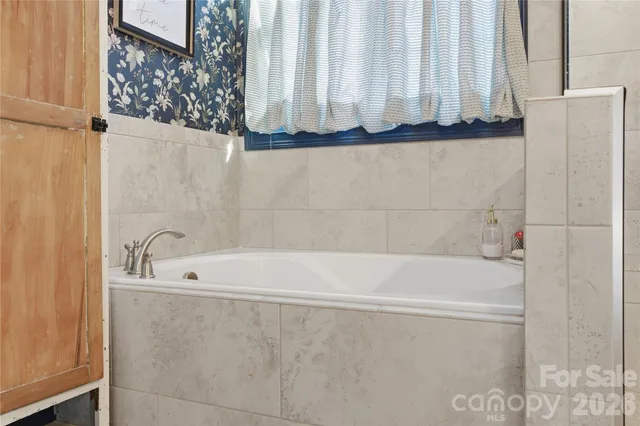 $975,000 | 4034 Flagstone Drive, Lancaster, SC 29720