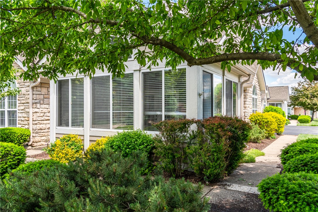 184 Edinburgh Springboro, OH 45066 - Photo 2 of 31