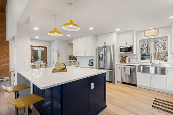 $1,100,000 | 1312 186th Street, St. Croix Falls, WI 54024