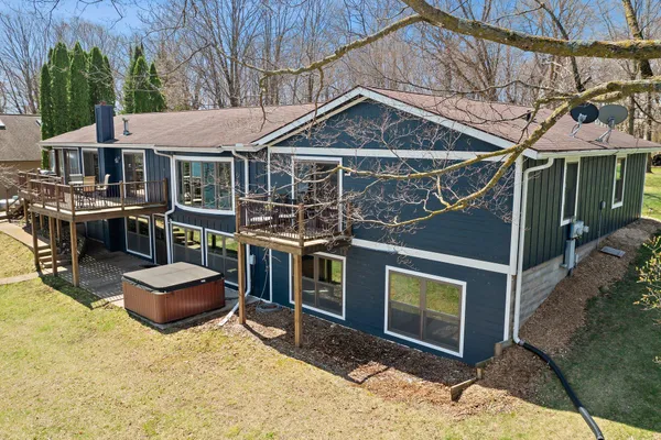 $1,100,000 | 1312 186th Street, St. Croix Falls, WI 54024
