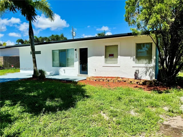 $375,000 | 1649 Northeast 30th Court, Pompano Beach, FL 33064