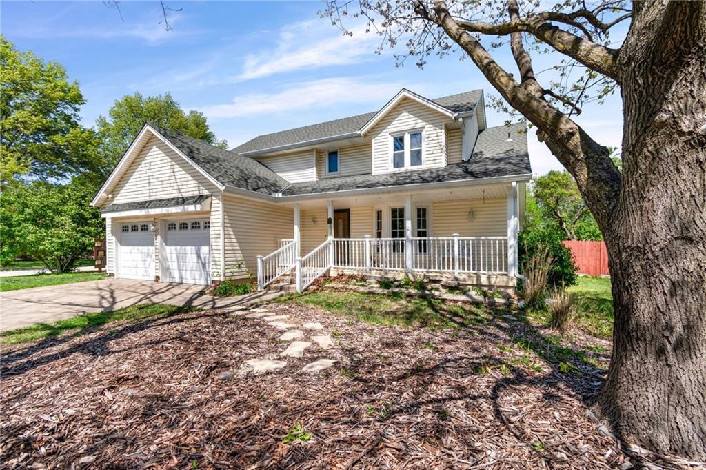 715 Lark Street Raymore, MO 64083 - Photo 2 of 36