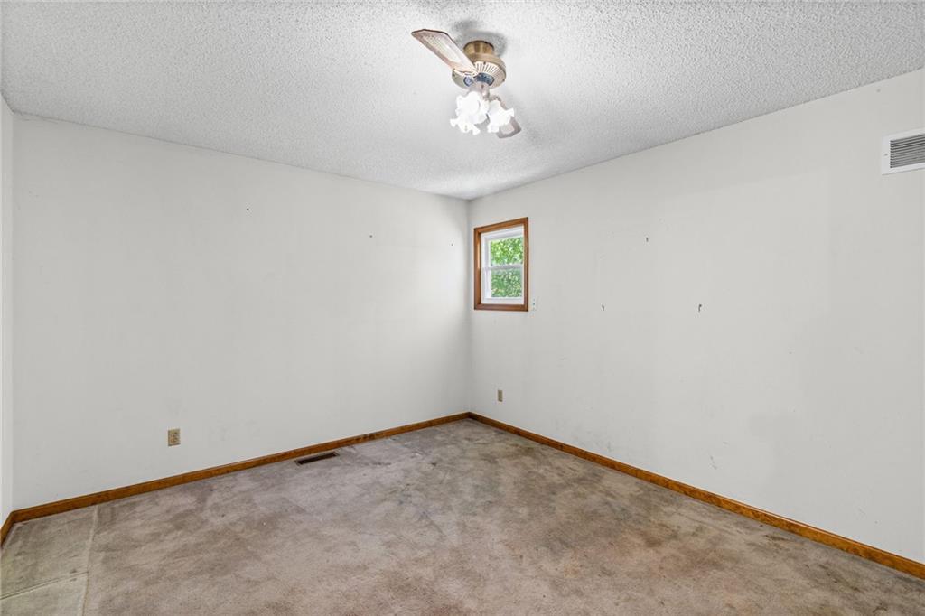 715 Lark Street Raymore, MO 64083 - Photo 28 of 36