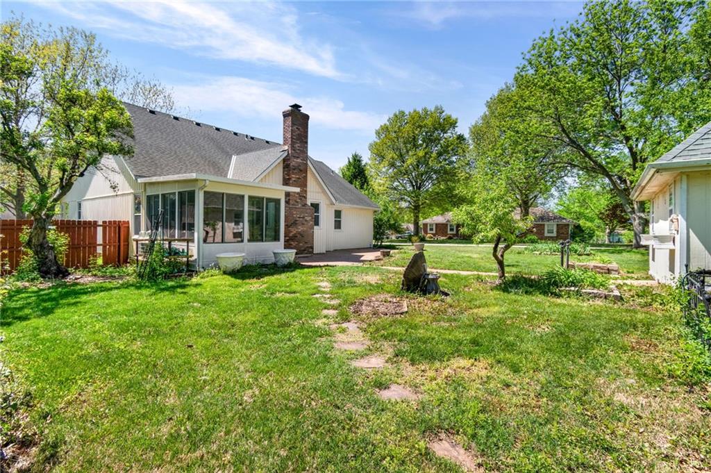 715 Lark Street Raymore, MO 64083 - Photo 31 of 36