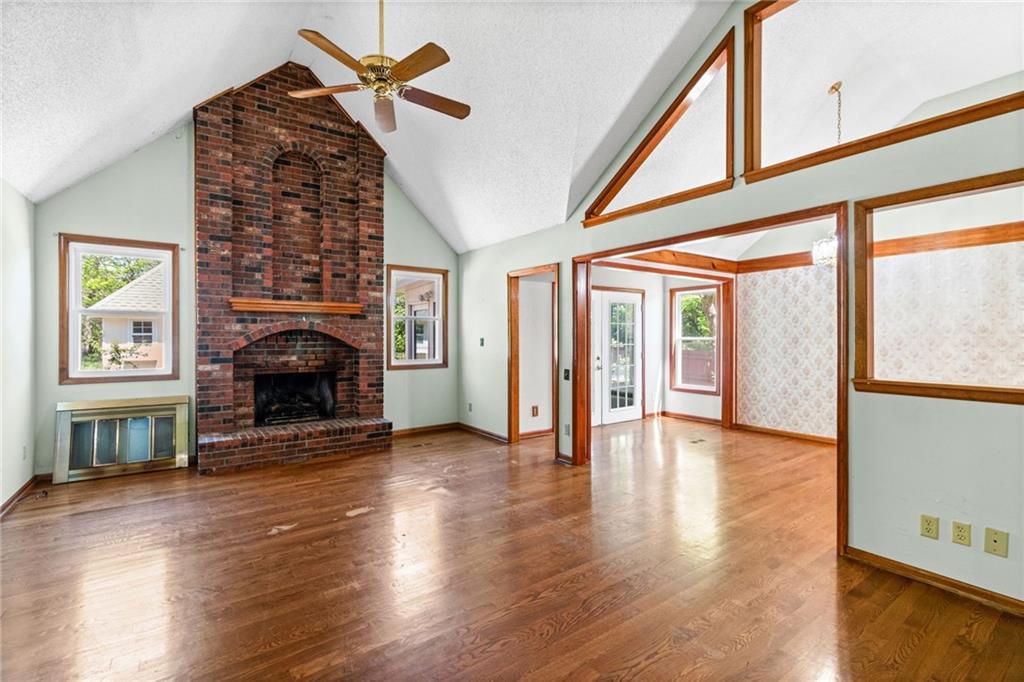 715 Lark Street Raymore, MO 64083 - Photo 4 of 36