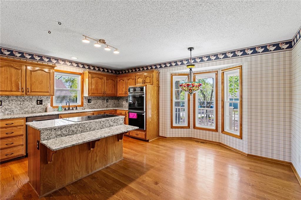 715 Lark Street Raymore, MO 64083 - Photo 5 of 36