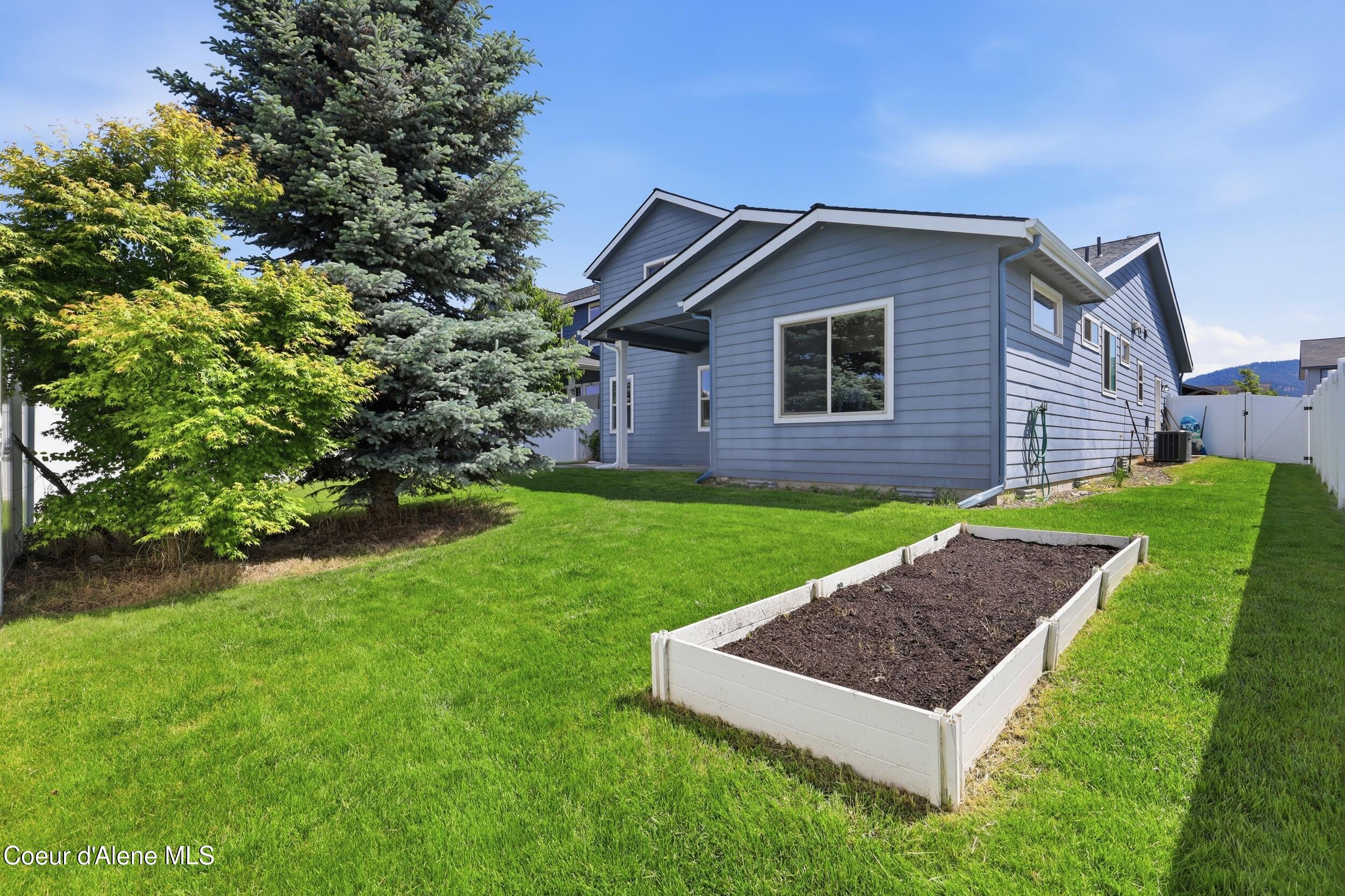 6643 North Gavin Loop Coeur D'Alene, ID 83815 - Photo 27 of 30 Garden Beds