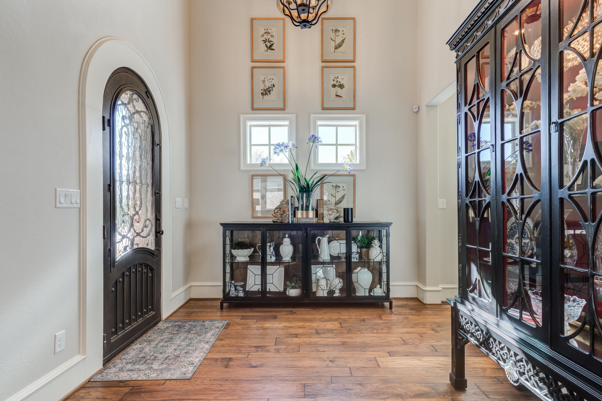 5006 117th Street Lubbock, TX 79424 - Photo 9 of 88 a view of a interior of the house