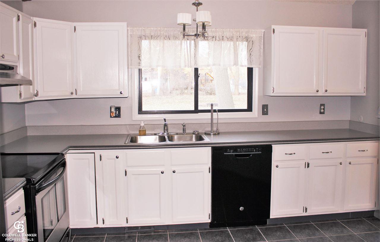 115 Michelle Drive Romeo, MI 48065 - Photo 17 of 28 31368270-16.JPG