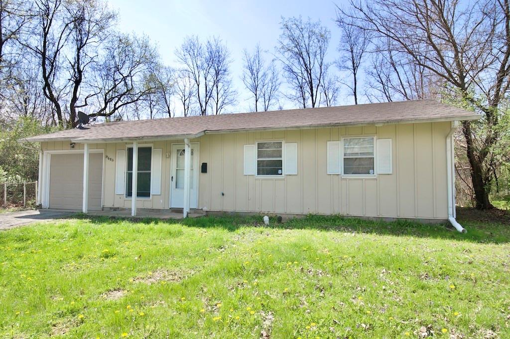 9425 Rochelle Drive Indianapolis, IN 46235 - Photo 2 of 21