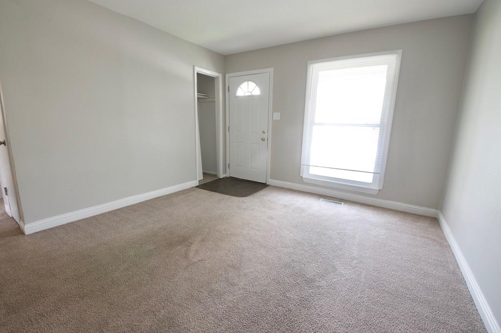 9425 Rochelle Drive Indianapolis, IN 46235 - Photo 4 of 21