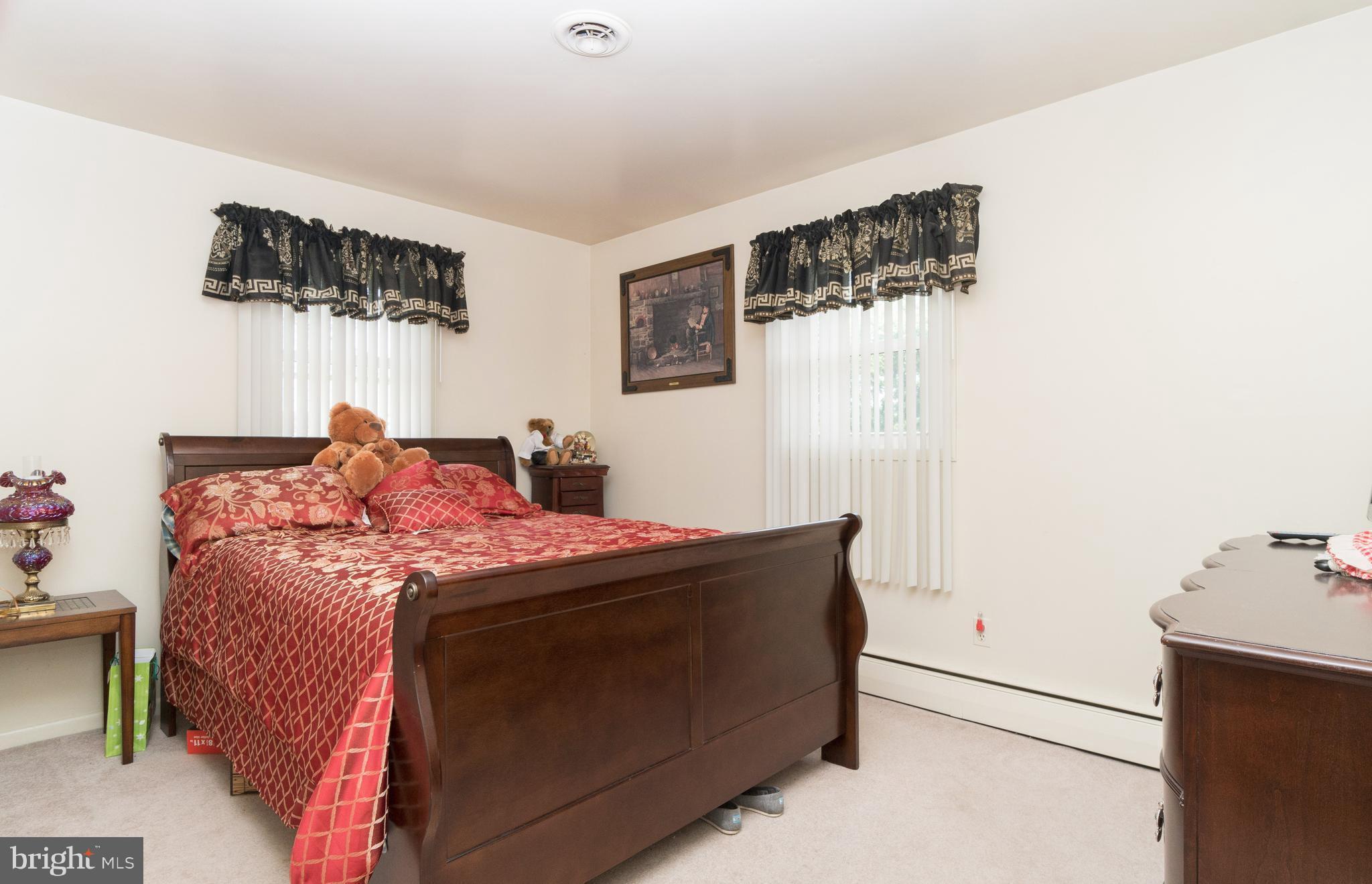 335 Holy Cross Road Baltimore, MD 21225 - Photo 11 of 23 Bedroom