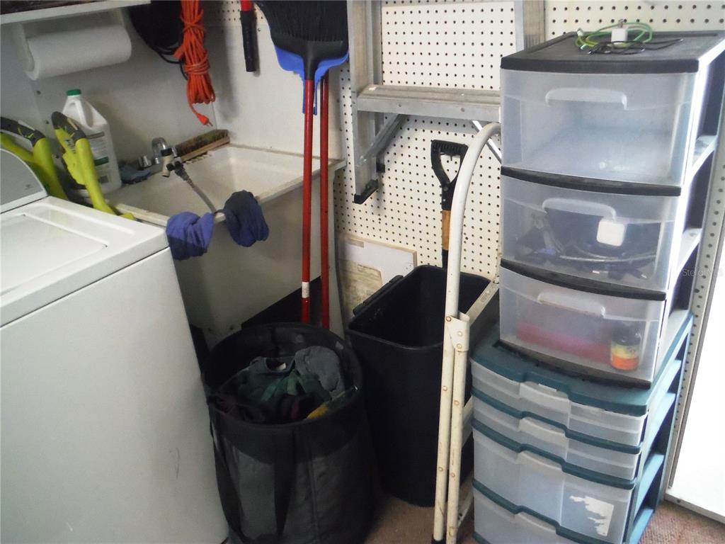 168 Pinewood Terrace, Unit 104 Safety Harbor, FL 34695 - Photo 38 of 55 a view of entryway