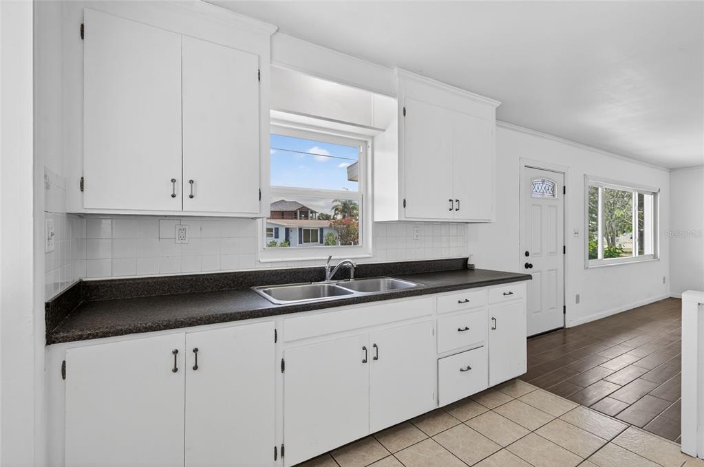 106 West North Branch Road Ruskin, FL 33570 - Photo 17 of 29 Gallery Image 17