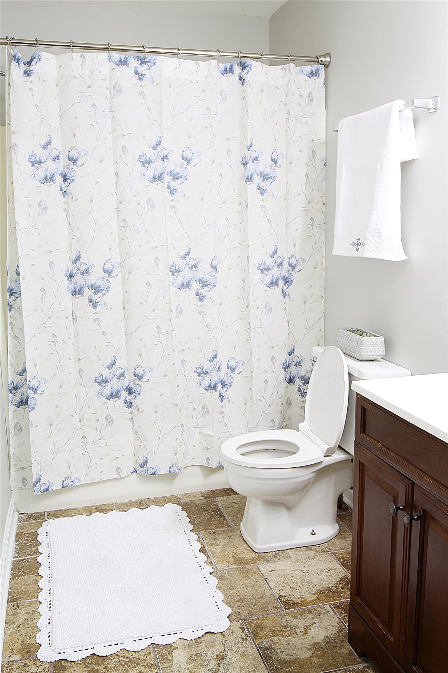 145 Hicks Road Nashville, TN 37221 - Photo 7 of 9 2nd full bathroom