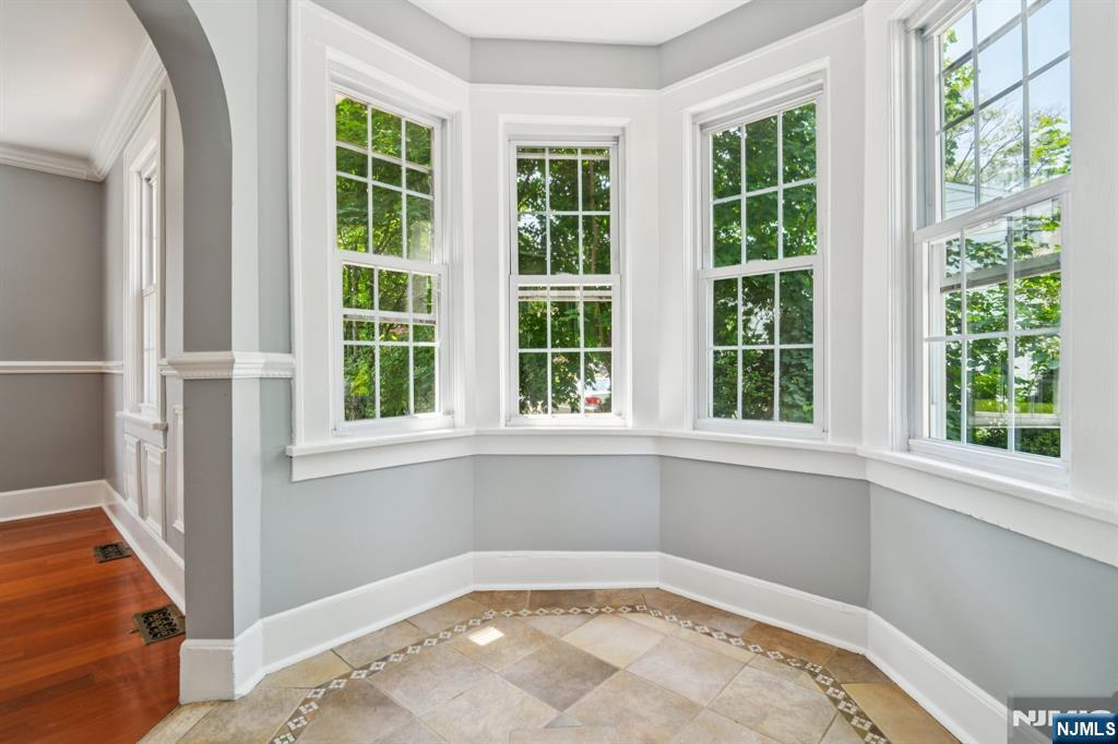 217 Grayson Place Teaneck, NJ 07666 - Photo 16 of 40