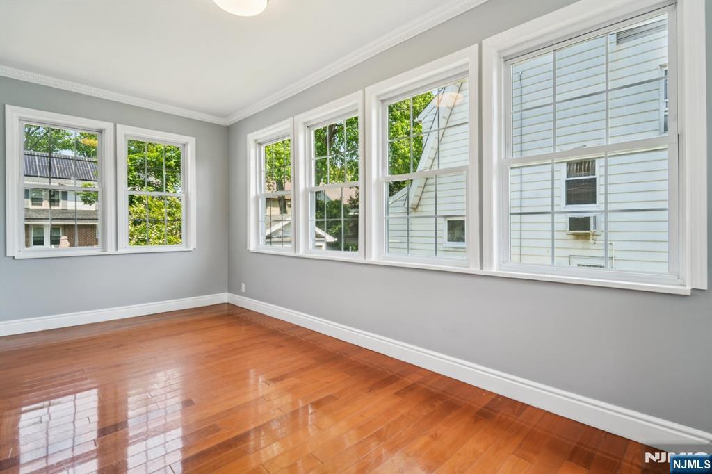 217 Grayson Place Teaneck, NJ 07666 - Photo 8 of 40