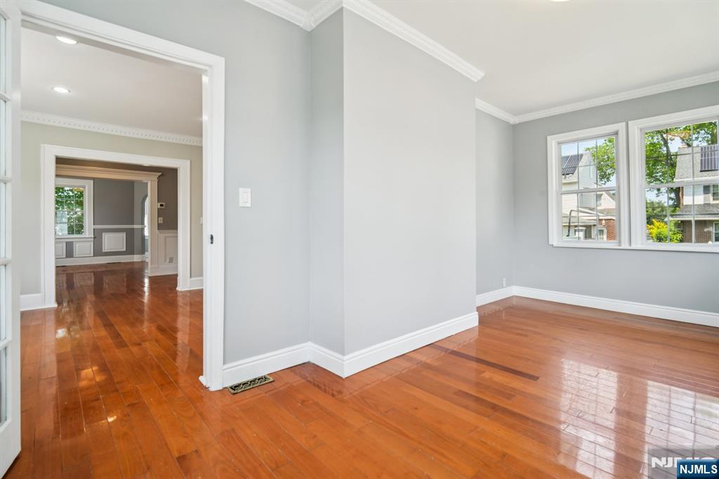 217 Grayson Place Teaneck, NJ 07666 - Photo 9 of 40