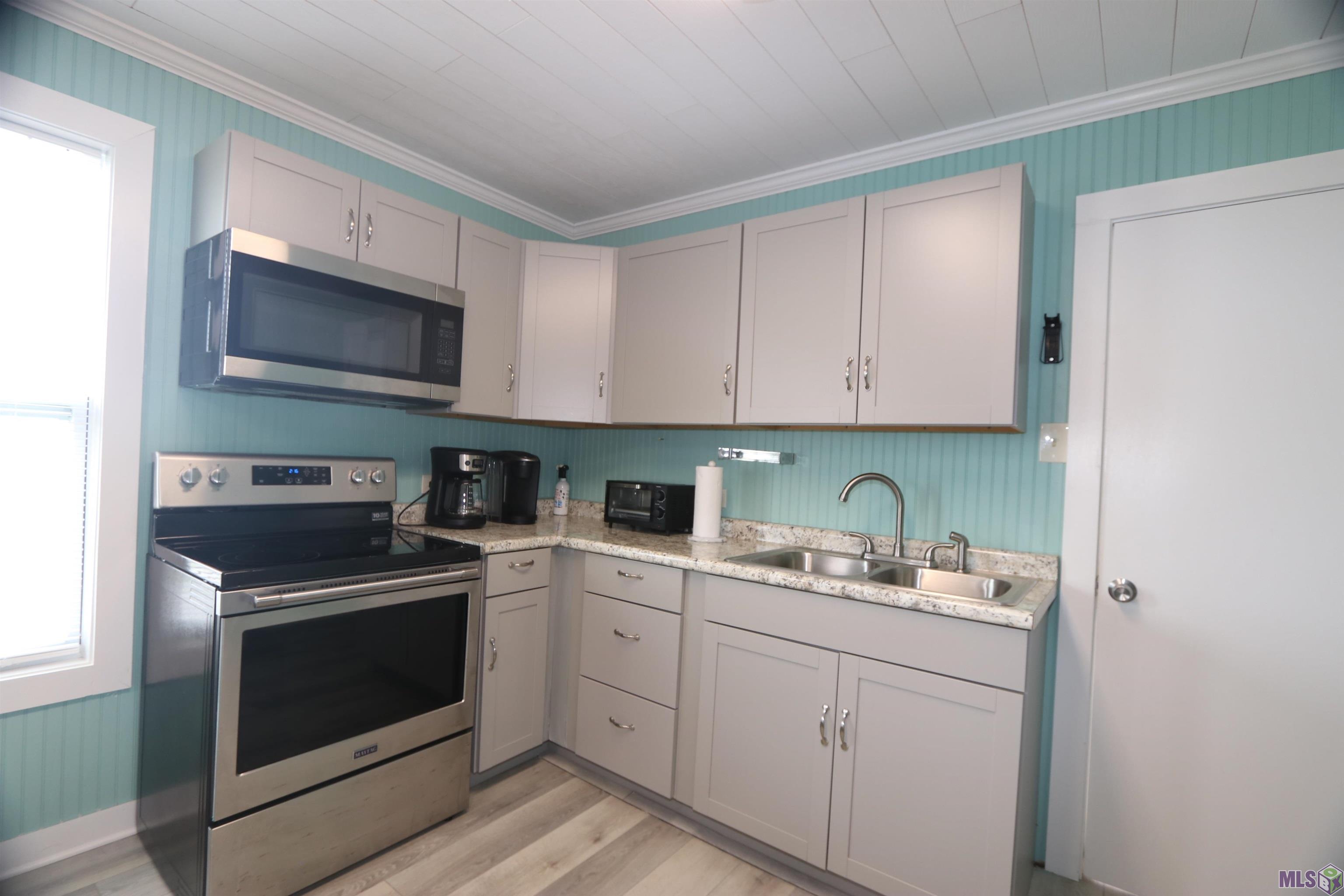 195 Highway 1 Grand Isle, LA 70358 - Photo 10 of 21