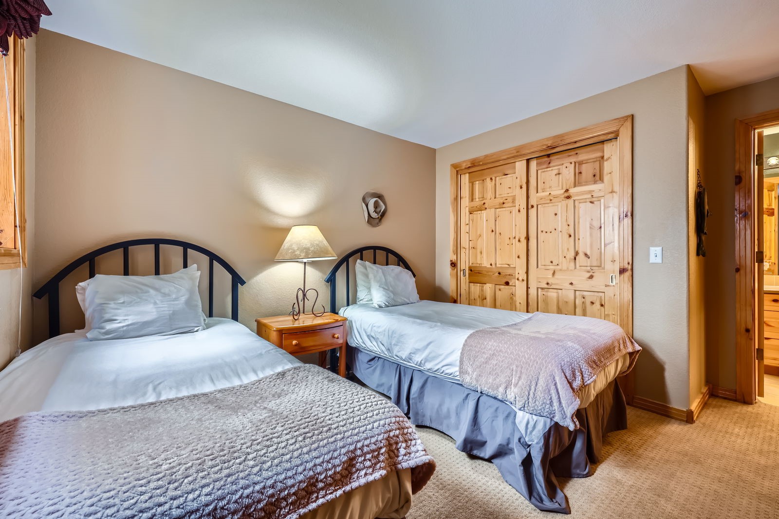 422 Kings Crown Road, Unit 5 Breckenridge, CO 80424 - Photo 15 of 21 Gallery Image 15