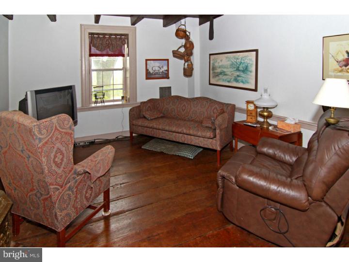 500 Penn Green Road Landenberg, PA 19350 - Photo 9 of 25 Living Room