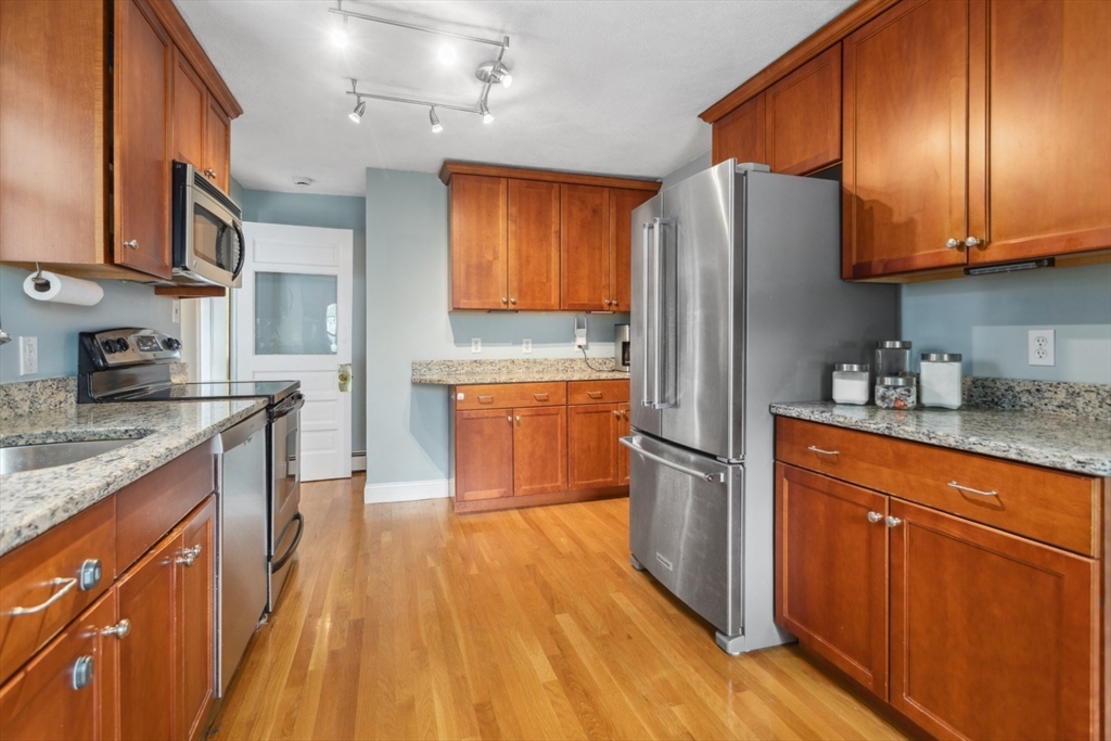 14 Fairview Avenue Reading, MA 01867 - Photo 14 of 40