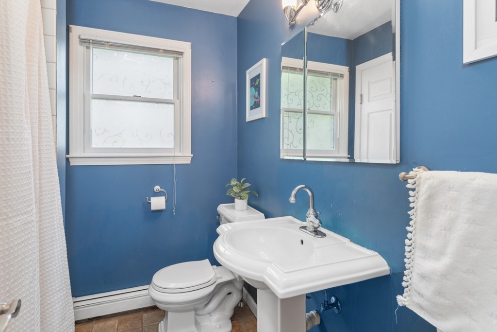 14 Fairview Avenue Reading, MA 01867 - Photo 15 of 40