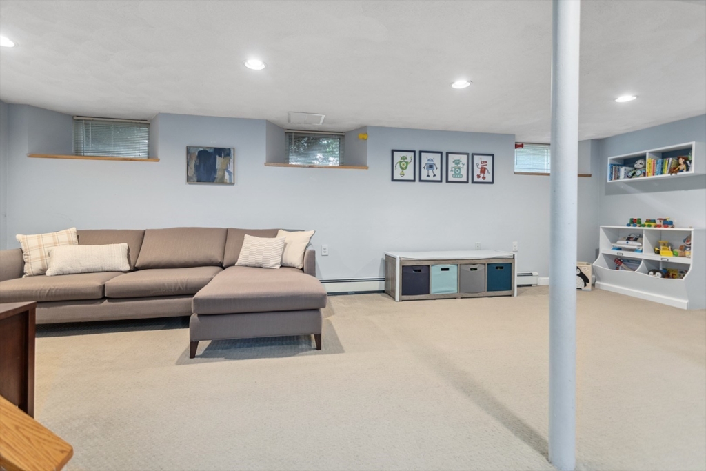 14 Fairview Avenue Reading, MA 01867 - Photo 30 of 40