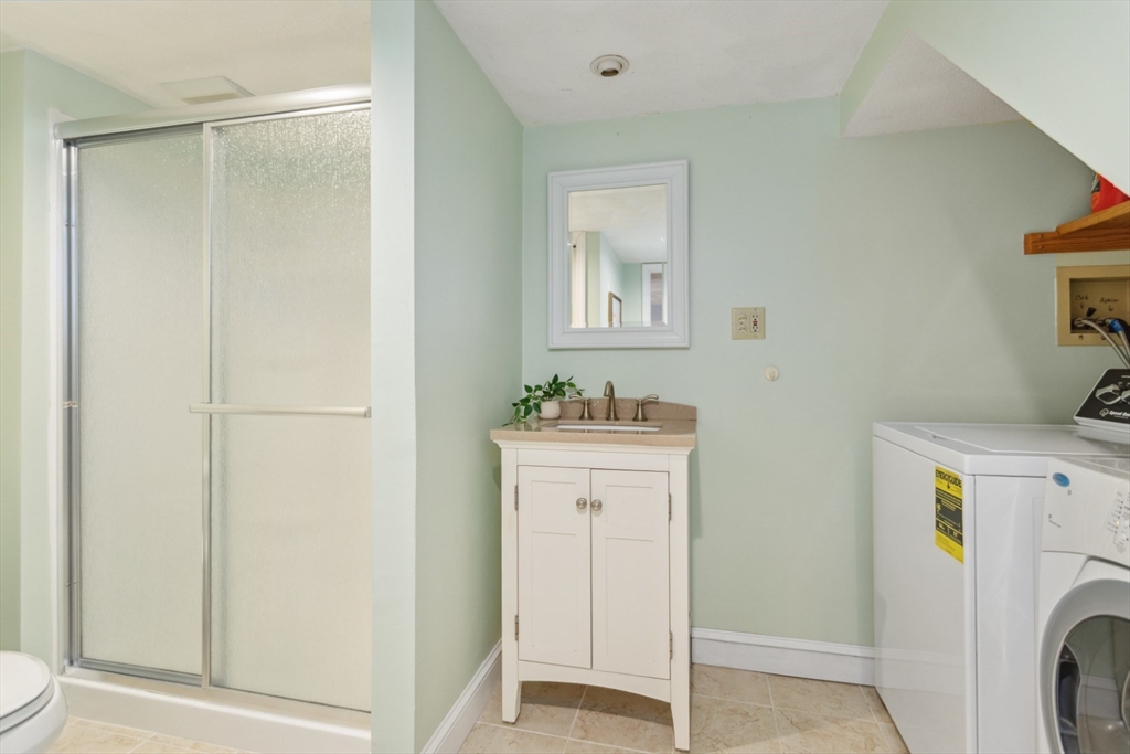 14 Fairview Avenue Reading, MA 01867 - Photo 32 of 40