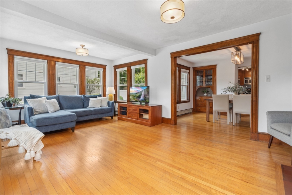 14 Fairview Avenue Reading, MA 01867 - Photo 5 of 40