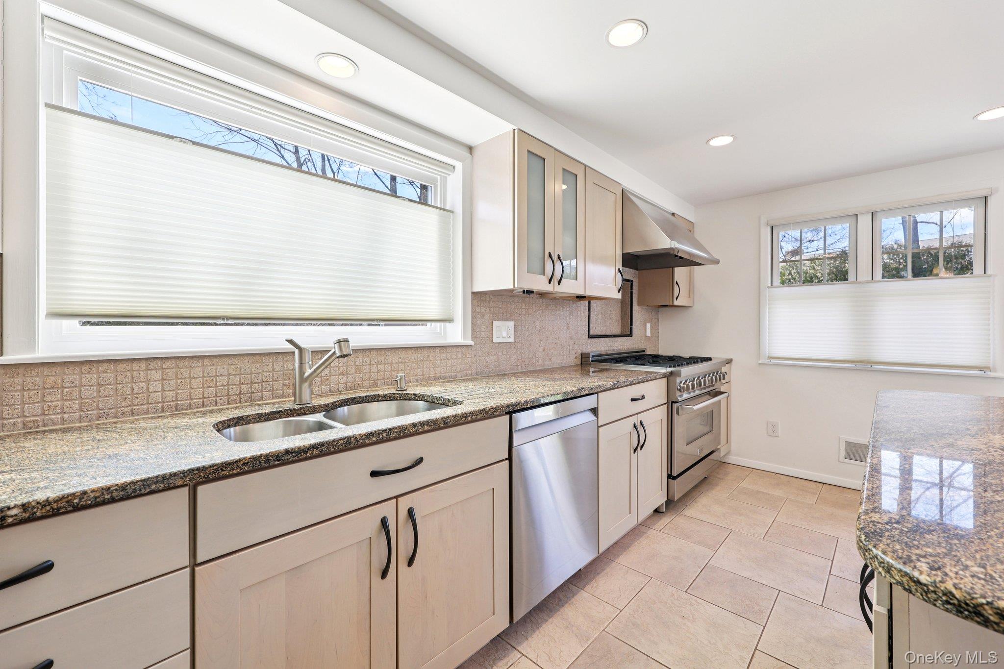 12 Old Oak Road Rye Brook, NY 10573 - Photo 10 of 37