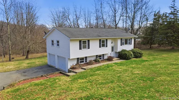 $450,000 | 238 Ridge Road, Milton, NY 12547