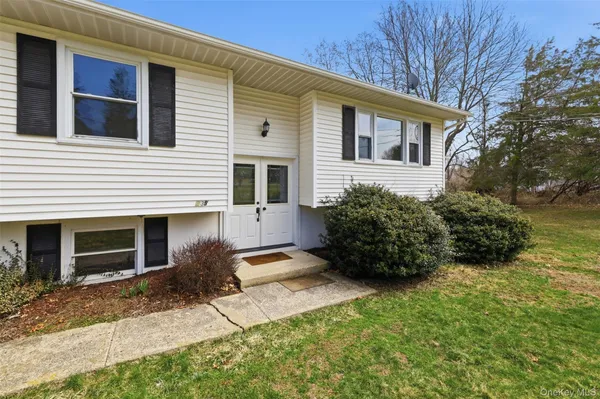 $450,000 | 238 Ridge Road, Milton, NY 12547