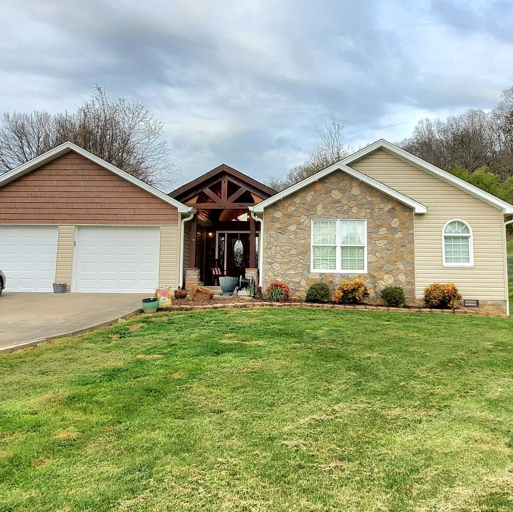 122 Fire Hall Road Fall Branch, TN 37656 - Photo 2 of 49 20220329_170953