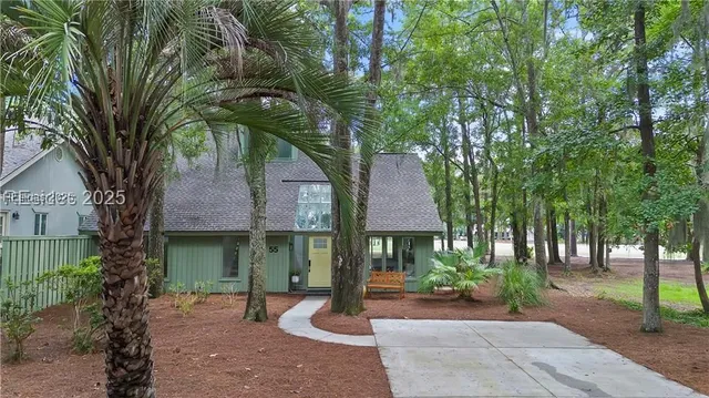 $769,900 | 55 Wax Myrtle Court, Hilton Head Island, SC 29926