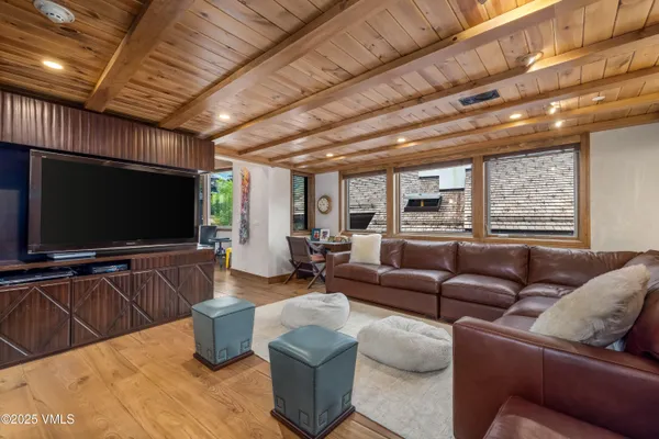$12,500,000 | 100 East Meadow Drive, Unit 25, Vail, CO 81657